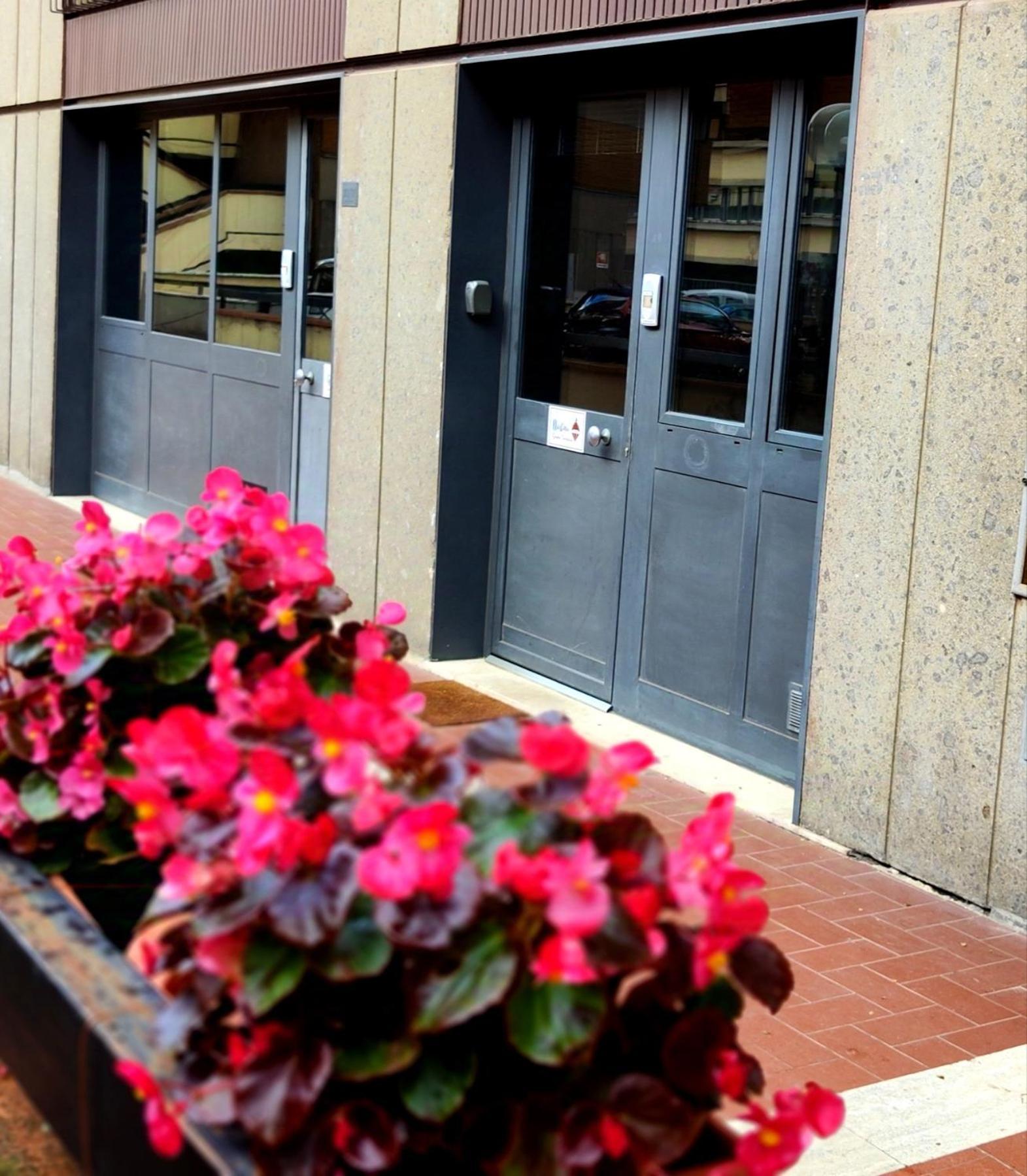 Gemme Fiorentine Apartments In Front Of The Train Station 5 Minutes From The Centre Free Parking Florenţa Exterior foto