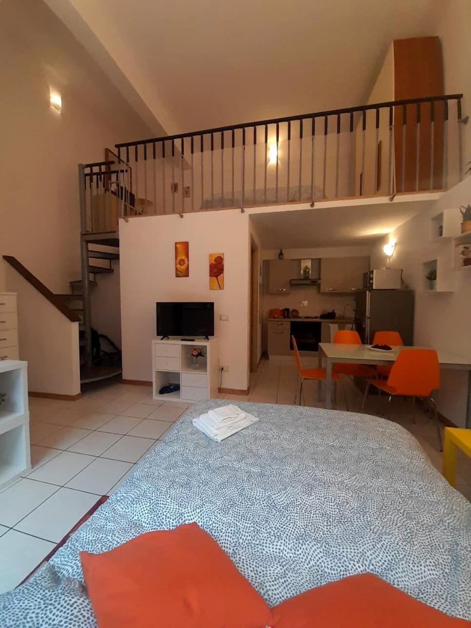 Gemme Fiorentine Apartments In Front Of The Train Station 5 Minutes From The Centre Free Parking Florenţa Exterior foto