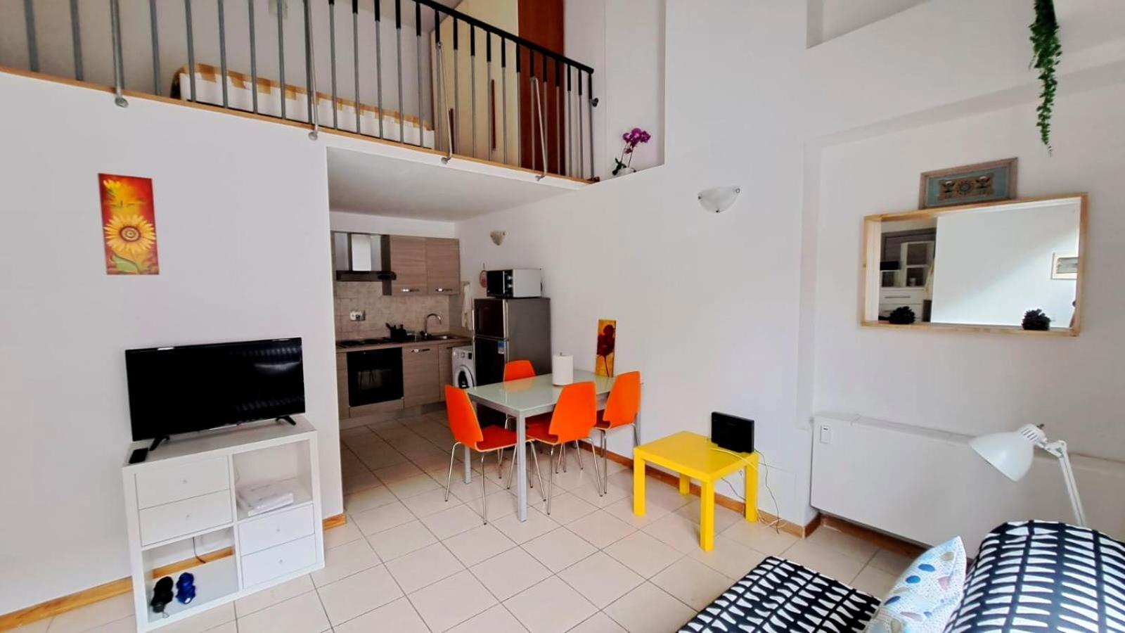 Gemme Fiorentine Apartments In Front Of The Train Station 5 Minutes From The Centre Free Parking Florenţa Exterior foto